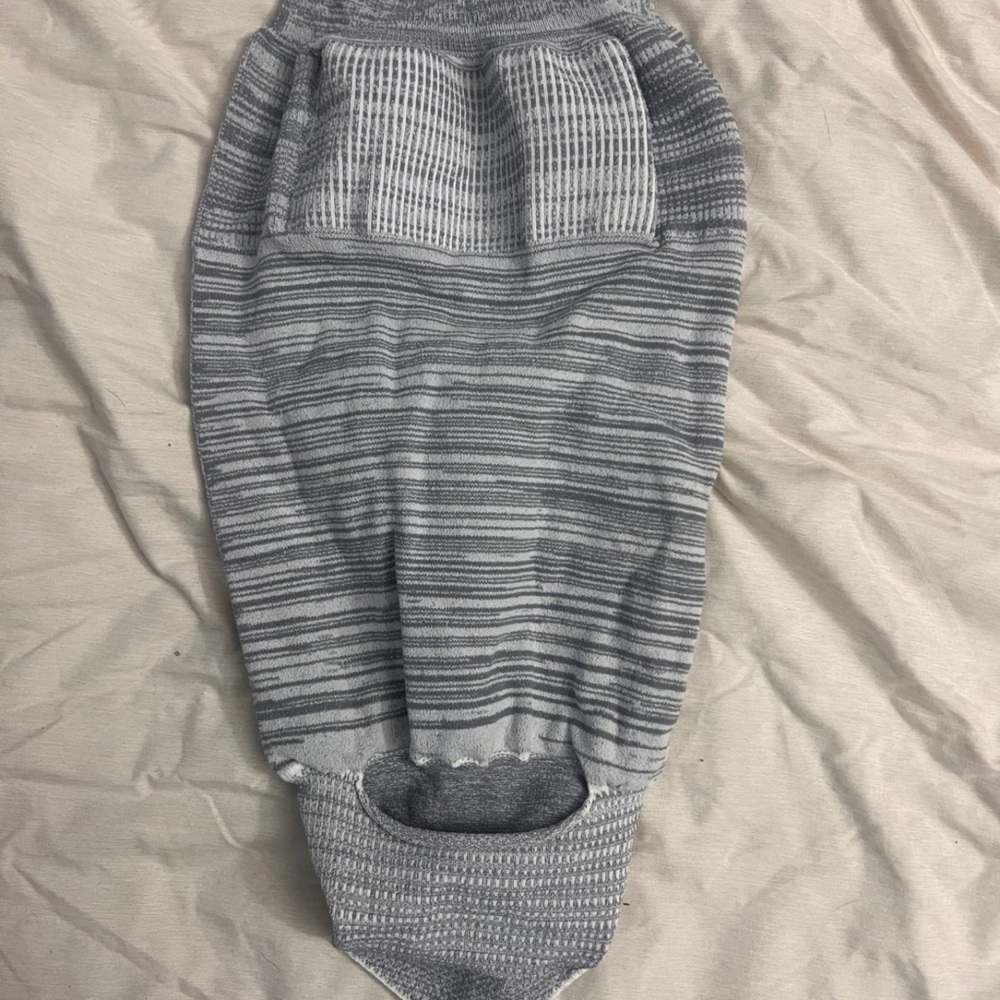 Swaddelini swaddle